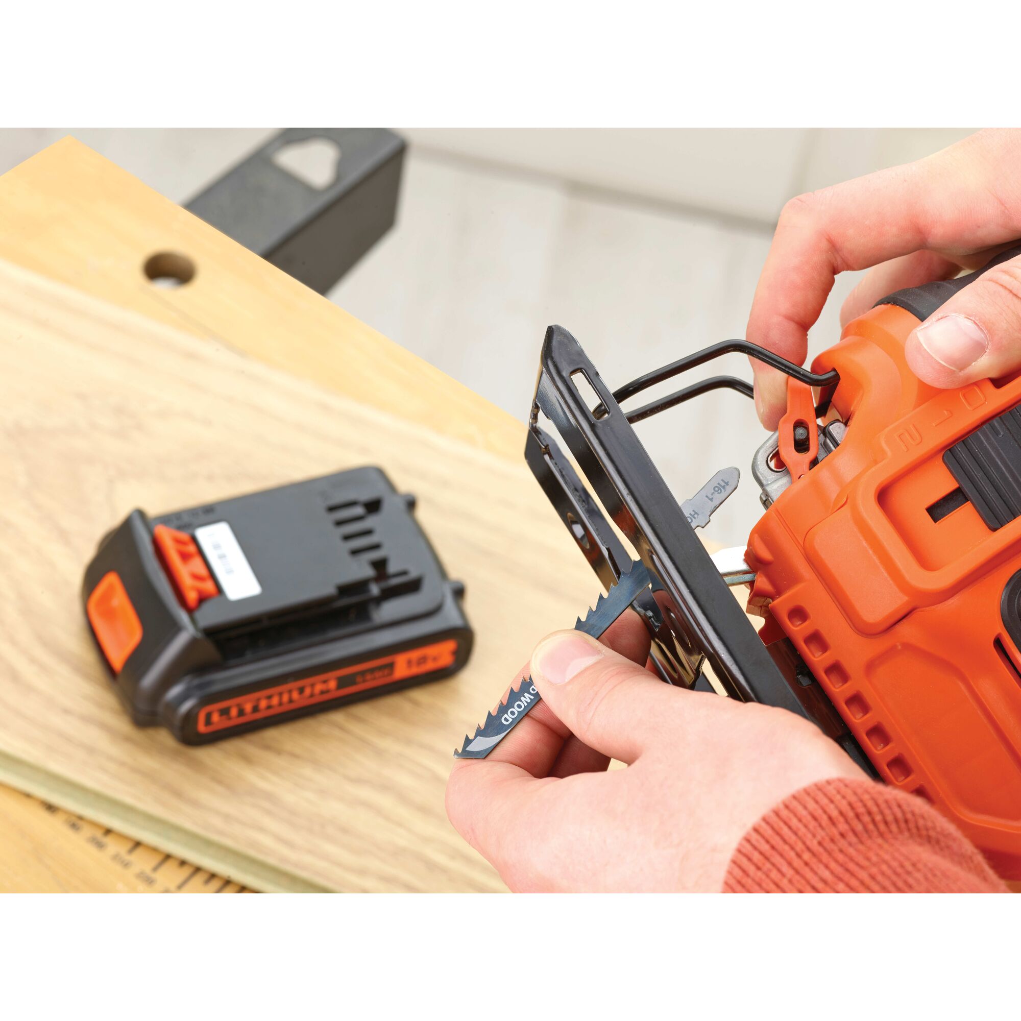 Black and decker battery jigsaw sale